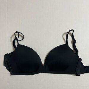 Victorias Secret Padded No Wire Bra‎ Solid Black Wirefree size 32DD